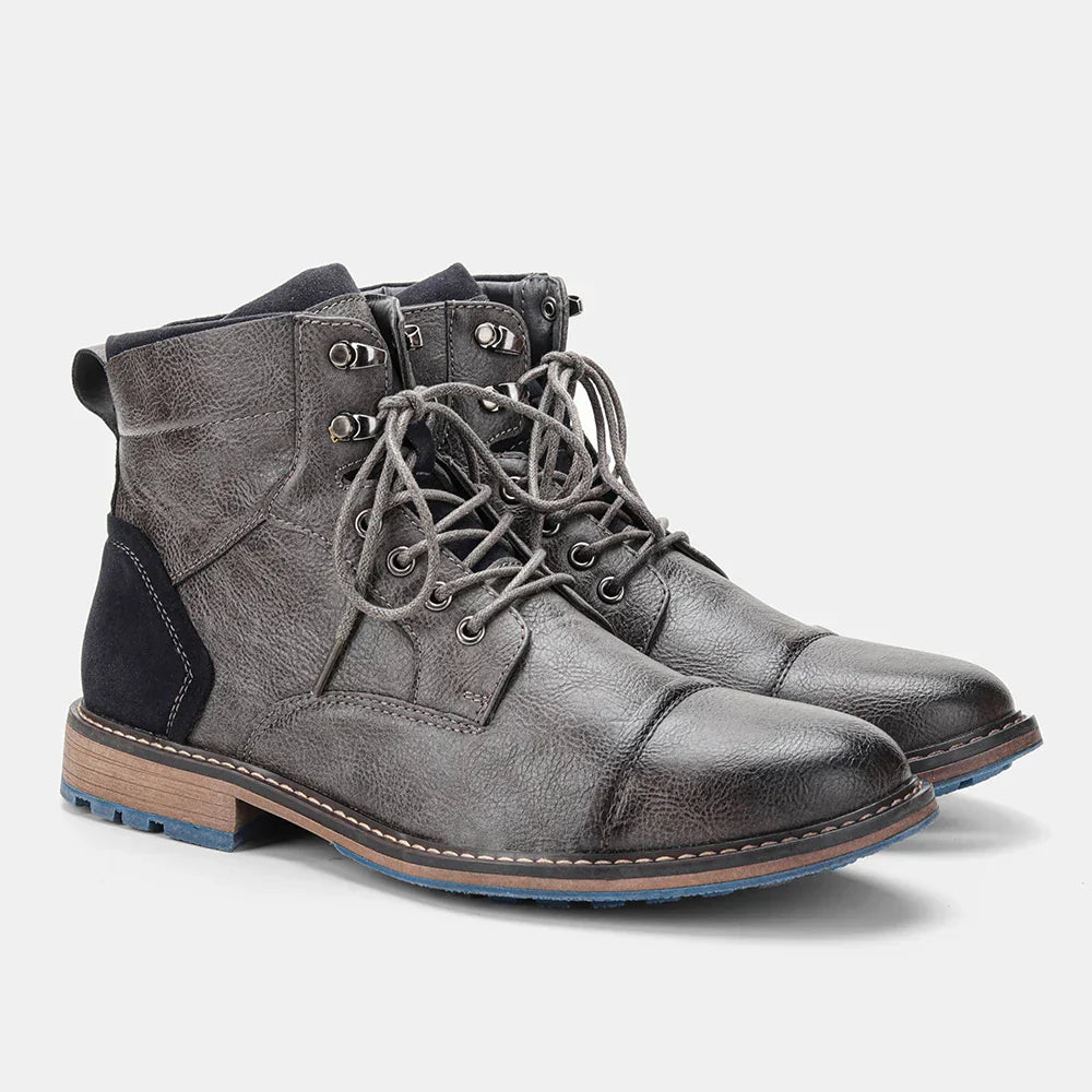 Bota Masculina em Couro Vonluthen VL156, couro resistente, solado emborrachado, interior acolchoado e design versátil para um visual sofisticado.