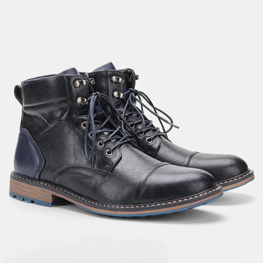Bota Masculina em Couro Vonluthen VL156, couro resistente, solado emborrachado, interior acolchoado e design versátil para um visual sofisticado.