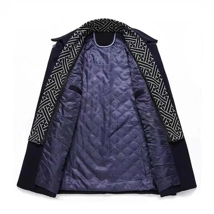 Sobretudo Masculino Vonluthen VL220, com cetim, lã batida e fechamento com botões, perfeito para o inverno e outono, com visual refinado.
