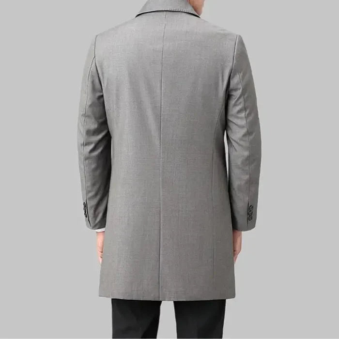 Sobretudo Masculino Vonluthen VL234, com lã batida e fechamento com botões, perfeito para ocasiões sociais e empresariais no inverno.