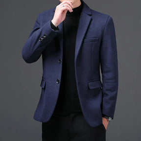 Blazer Masculino Vonluthen VL188, elegante e moderno, com corte ajustado e lapelas finas, perfeito para ocasiões formais e casuais sofisticadas.