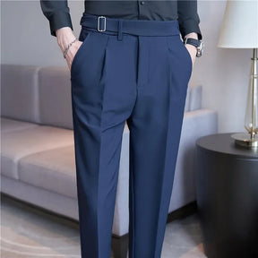 Calça de Alfaiataria Masculina Vonluthen VL208, com corte clássico e tecido de alta qualidade, ideal para ambientes formais e confortáveis.