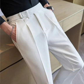 Calça de Alfaiataria Masculina Vonluthen VL208, com corte clássico e tecido de alta qualidade, ideal para ambientes formais e confortáveis.