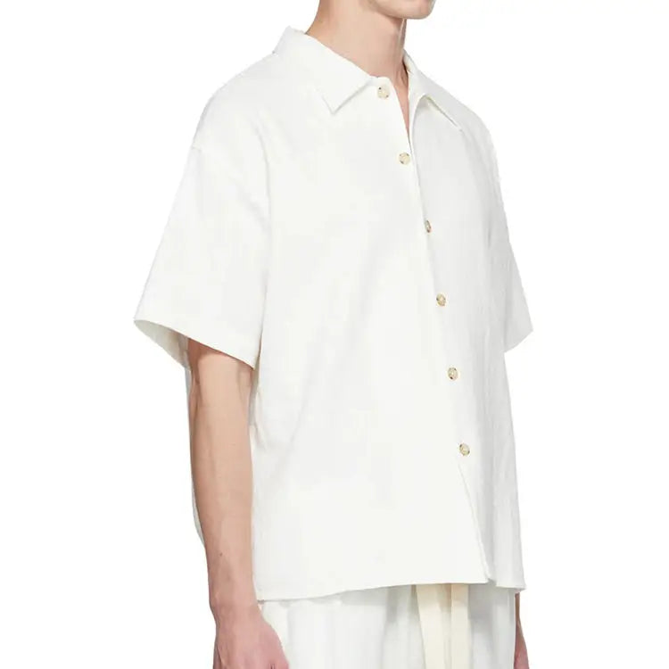 Camisa Linho Oversized Masculina Vonluthen VL345, feita em linho sustentável, com caimento amplo e design moderno para conforto e sofisticação.