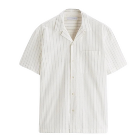 Camisa Masculina em Linho Listrada Vonluthen VL359, com tecido respirável, modelagem casual e colarinho acampamento, perfeita para um estilo moderno e sofisticado.