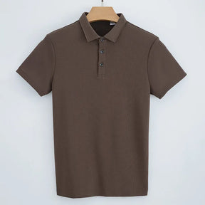 Camisa Polo Masculina Vonluthen VL006, confeccionada em algodão premium, com modelagem ajustada e toque suave, perfeita para composições sofisticadas e casuais.