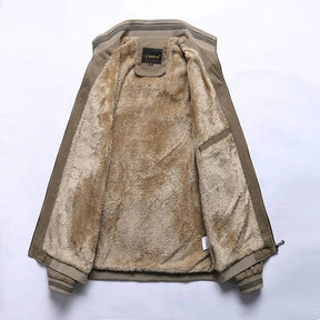 Jaqueta Masculina Forrada Vonluthen VL163, confeccionada em poliéster resistente, com forro interno de algodão, bolsos funcionais e fechamento em zíper.