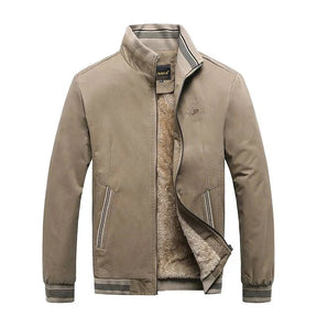 Jaqueta Masculina Forrada Vonluthen VL163, confeccionada em poliéster resistente, com forro interno de algodão, bolsos funcionais e fechamento em zíper.