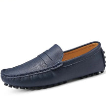 Mocassim Masculino em Couro Vonluthen VL041, com palmilha macia e solado flexível. Modelo clássico, elegante e confortável.