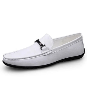 Mocassim Masculino em Couro Vonluthen VL042, com solado flexível e palmilha macia. Modelo sofisticado, confortável e versátil.