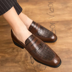 Mocassim Masculino em Couro Vonluthen VL044, solado flexível e palmilha acolchoada. Modelo sofisticado e confortável para qualquer ocasião.