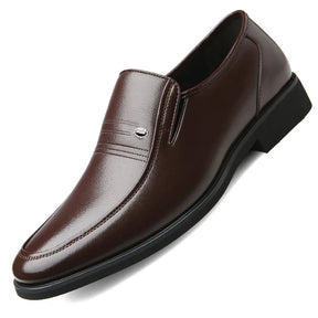 Mocassim Masculino Vonluthen VL066 com acabamento sofisticado, solado resistente e palmilha macia para máximo conforto.