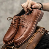 Sapato Masculino em Couro Vonluthen VL064 com acabamento sofisticado, palmilha macia e solado durável, ideal para eventos formais e casuais.