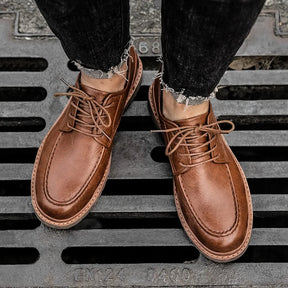 Sapato Masculino em Couro Vonluthen VL064 com acabamento sofisticado, palmilha macia e solado durável, ideal para eventos formais e casuais.