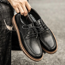 Sapato Masculino em Couro Vonluthen VL064 com acabamento sofisticado, palmilha macia e solado durável, ideal para eventos formais e casuais.