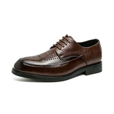 Sapato Masculino Vonluthen VL060 com design clássico, acabamento refinado, solado antiderrapante e palmilha macia para conforto prolongado.
