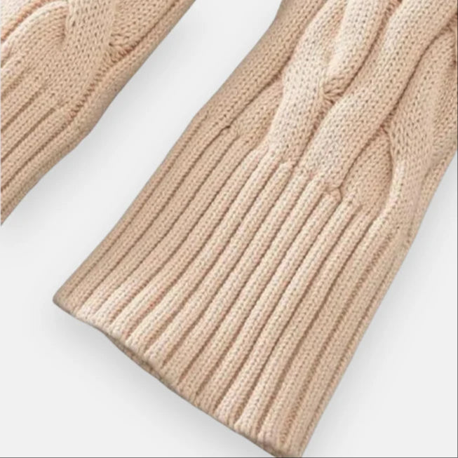 Suéter Masculino em Tricot Vonluthen VL018, feito com tricot premium, modelagem ajustada e meio zíper, proporcionando um visual sofisticado e confortável.